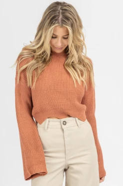 DEE ELLY SIENNA BELL SLEEVE CROPPED SWEATER 10 DEE ELLY SIENNA BELL SLEEVE CROPPED SWEATER
