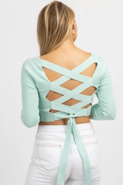 LE LIS NEW ARRIVALS ARTIC LONGSLEEVE KNIT TIE BACK CROP TOP