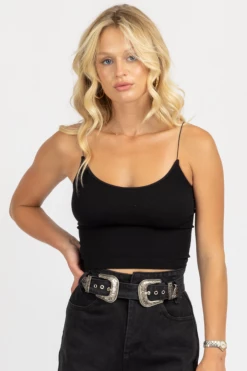 DYNAMIC FASHION BLACK ELASTIC STRAP RIBBED BRALETTE