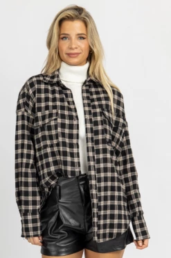 OLIVACEOUS BLACK PLAID RELAXED BUTTONDOWN CLOTHING