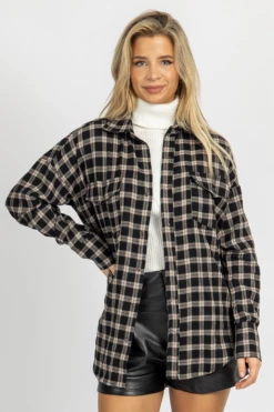 OLIVACEOUS BLACK PLAID RELAXED BUTTONDOWN CLOTHING