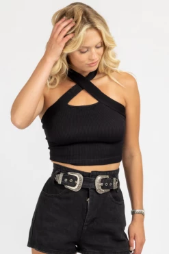 DYNAMIC FASHION BLACK RIBBED CROSS HALTER CROP CLOTHING