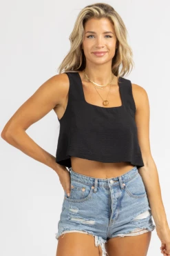 DEE ELLY BLACK SQUARENECK RELAXED CROP TOP