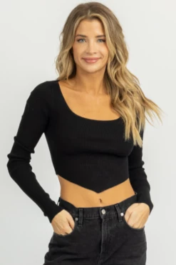 EMORY PARK BLACK TRIANGLE LONG SLEEVE CROP TOP