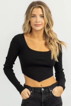 EMORY PARK BLACK TRIANGLE LONG SLEEVE CROP TOP