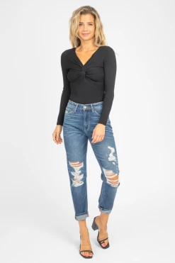 TREND NOTES CLOTHING TWISTED FRONT KNIT TOP IN BLACK