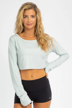TREND NOTES BLUE THUMBHOLE CROP CLOTHING