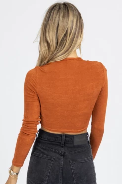 MABLE NEW ARRIVALS BRICK SLINKY LONG SLEEVE FRONT TWIST CROP