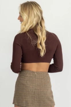 OLIVACEOUS NEW ARRIVALS DARK BROWN UNDERBUST LONGSLEEVE CROP