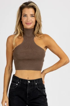 LE LIS NEW ARRIVALS MOCHA TURTLENECK SLEEVELESS CROP TOP
