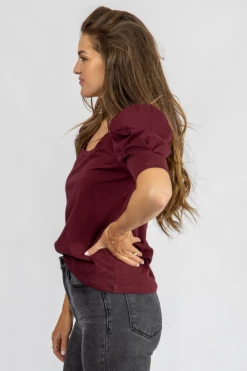 2.7 AUGUST APPAREL BURGUNDY U-NECK PLEATED PUFF TOP 9 2.7 AUGUST APPAREL BURGUNDY U-NECK PLEATED PUFF TOP