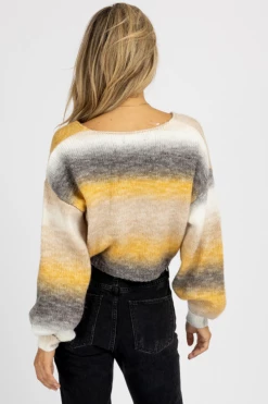 BLUE BLUSH NEW ARRIVALS CAMEL MULTIDYED V-NECK SWEATER