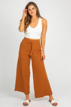 AVVIO LA CARAMEL RIB KNIT PANTS CLOTHING