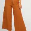 AVVIO LA CARAMEL RIB KNIT PANTS CLOTHING