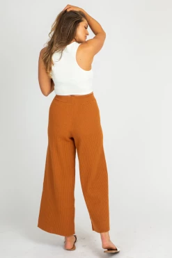 AVVIO LA CARAMEL RIB KNIT PANTS CLOTHING