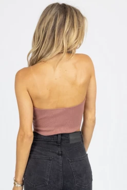 LE LIS DUSTY ROSE HALTERNECK KNIT CROP