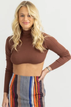 HERA COLLECTION ESPRESSO UNDERWIRE TURTLENECK CROP 8 HERA COLLECTION ESPRESSO UNDERWIRE TURTLENECK CROP