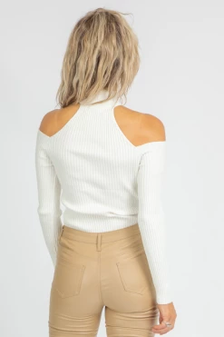 IDEM DITTO CLOTHING CREAM CROSS-NECK RIBBED KNIT