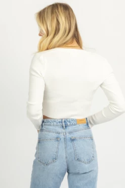 MABLE NEW ARRIVALS IVORY LONG SLEEVE SWEETHEART CROP