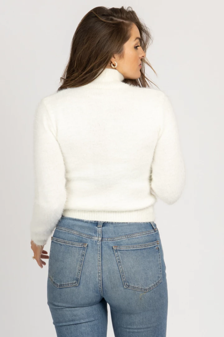 THE FREE YOGA WHITE BASIC FUZZY KNIT 5 THE FREE YOGA WHITE BASIC FUZZY KNIT