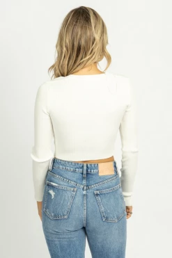 MABLE NEW ARRIVALS OFF WHITE LONG SLEEVE SWEETHEART CROP