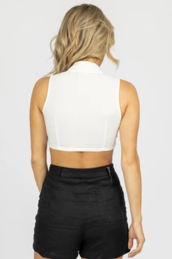 AMBITION WHITE LINEN KNIT FRONT CROP TOP