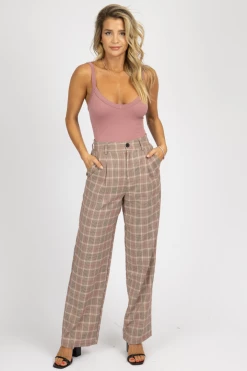 SANS SOUCI CLOTHING MAUVE PLAID PLEATED PANTS