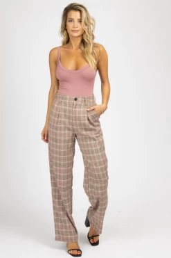 SANS SOUCI CLOTHING MAUVE PLAID PLEATED PANTS