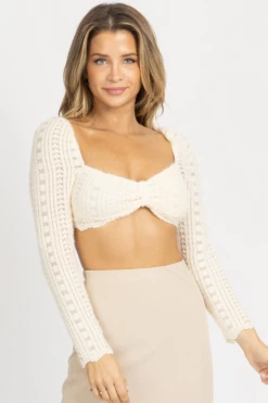 BAILEY ROSE NEW ARRIVALS CREAM SCALLOP LACE CROPPED TOP