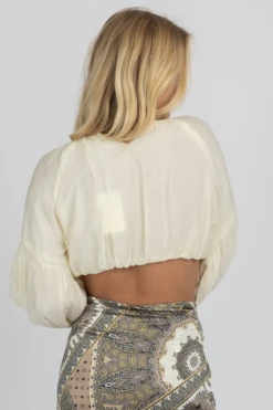 EMORY PARK NEW ARRIVALS IVORY PUFF SLEEVE BUBBLE CROP TOP