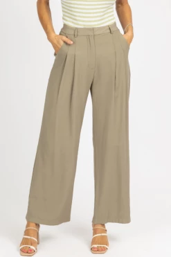 FORE COLLECTION OLIVE PINTUCK PLEATED TROUSER CLOTHING
