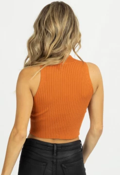 POLAGRAM ORANGE RIBBED SLEEVELESS MOCK NECK TOP