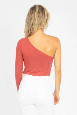 FINAL TOUCH MARSALA ONE SHOULDER DIAGONAL STRAP TOP CLOTHING