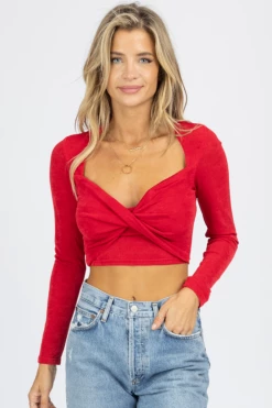 MABLE RED SLINKY LONG SLEEVE FRONT TWIST CROP