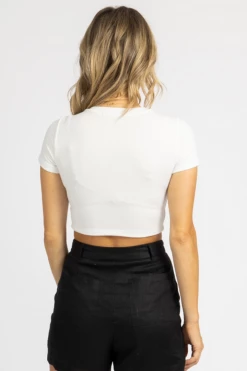 BAILEY ROSE WHITE EXPOSED STITCH CROP TEE CLOTHING