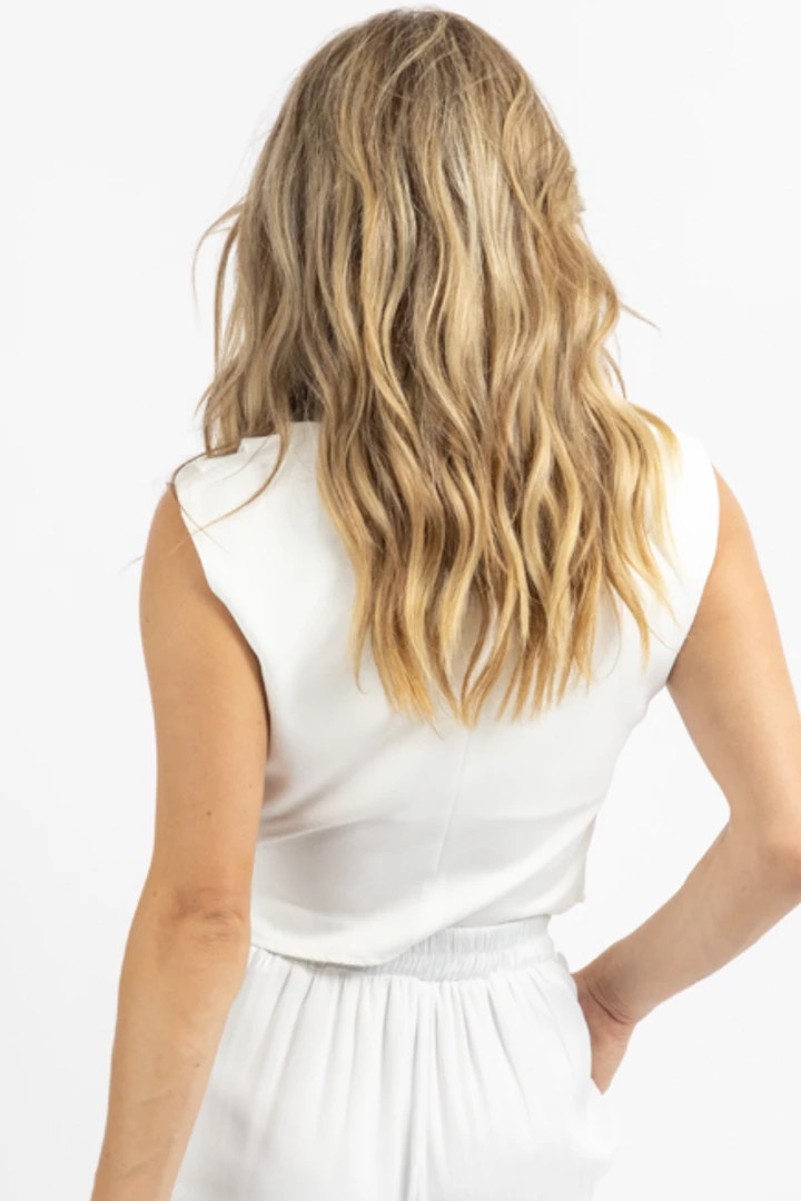 STRUT AND BOLT NEW ARRIVALS JOAH WHITE HIGH COWLED BLOUSE 6 STRUT AND BOLT NEW ARRIVALS JOAH WHITE HIGH COWLED BLOUSE