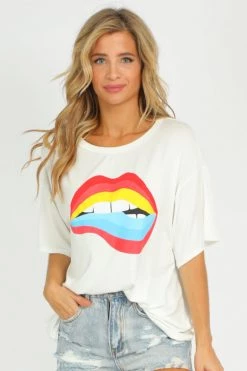 BLUE BUTTERCUP WHITE MULTICOLOR LIPS TEE CLOTHING