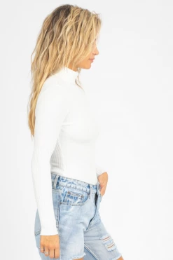 TREND NOTES CLOTHING RIB KNIT TURTLENECK BODYSUIT IN IVORY