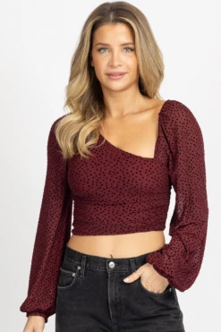 ENDLESS BLU NEW ARRIVALS CABERNET DOTTED ASYMMETRIC RUCHED TOP