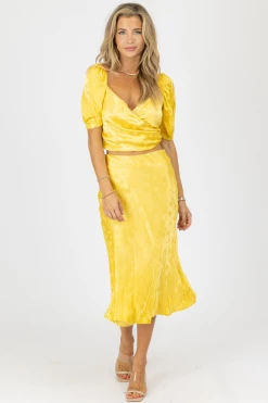 DEE ELLY YELLOW FLORAL SIDE-TIE SATIN MIDI SET